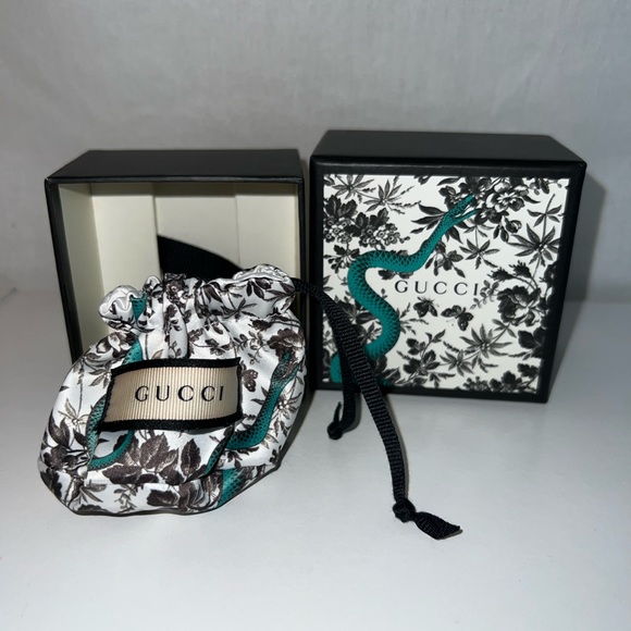 Gucci - Green Crystal/GG Logo Emblem Ring with a Missing Stone - 10.25 - Picture 7 of 8